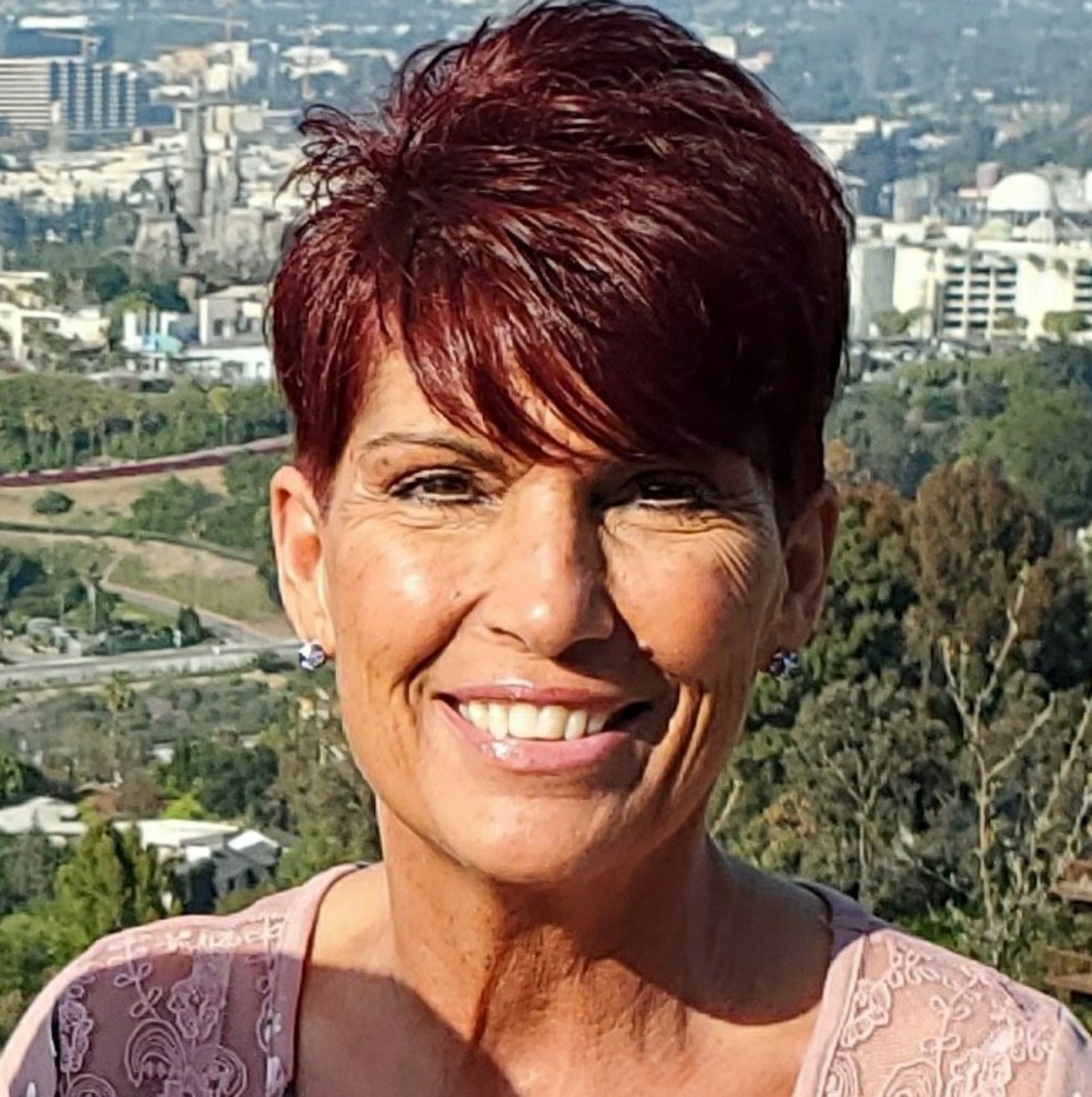Meet your Posher, Dimitra
